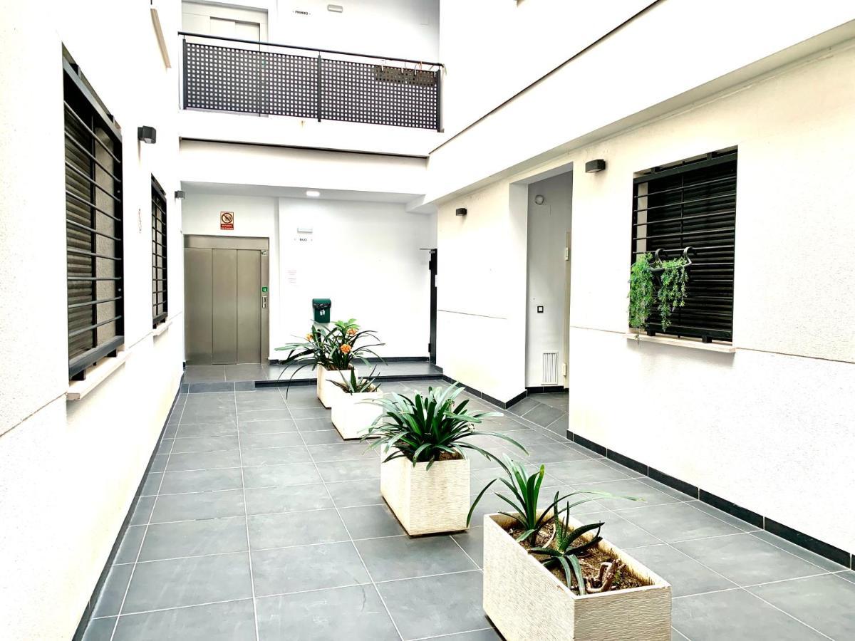 Homely Malaga Refino Bajo G6 Y F6 Luaran gambar