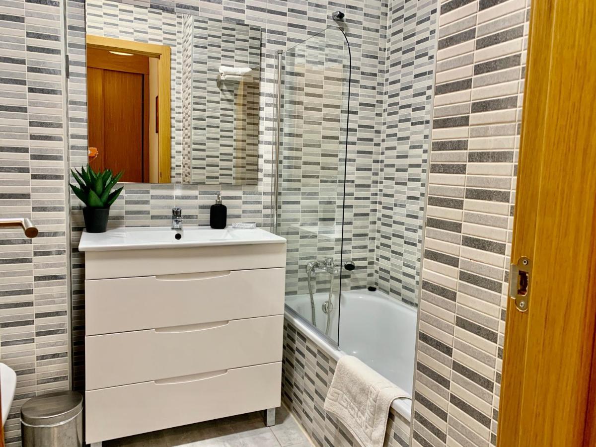 Homely Malaga Refino Bajo G6 Y F6 Luaran gambar